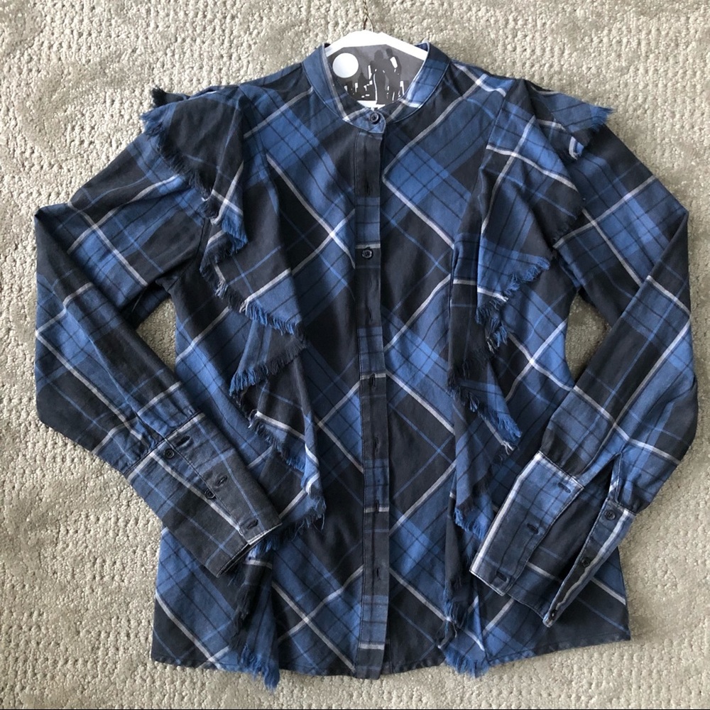💕LAST CHANCE💕EUC Women’s Maison Cinqcent Long Sleeve Ruffled Button Down size XS